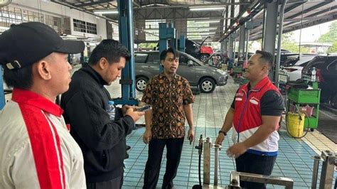 Erek mobil rusak  Pernahkah anda kepanasan di dalam mobil karena AC rusak? Ini petunjuk singkat tentang cara kerja AC, mengapa AC rusak, dan apa yang bisa anda lakukan