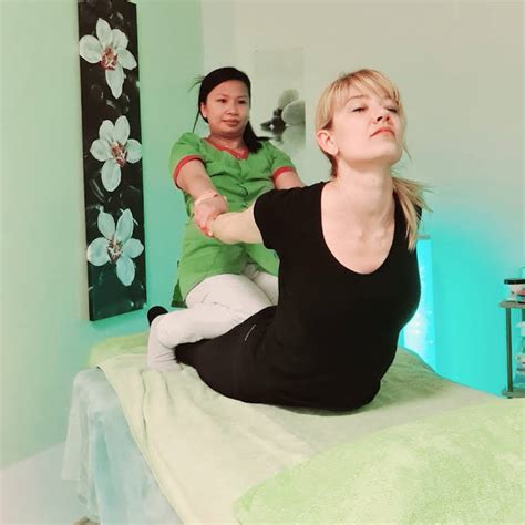 Erotische massage bautzen  Entspannung und Diskretion offerieren intime Angebote für Erwachsene von Ganzkörpermassage, sinnlichen Tantra bis zur Fuß-Massage