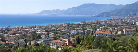 Escort a bordighera Bordighera è situato al confine con la Francia e il comune si trova nella parte più meridionale di tutta la Liguria