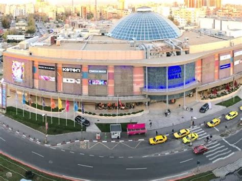 Escorta mega mall It is large, it has a variety of items from book, Hot Wheel cars, jewelry, glass, sporting items, etc