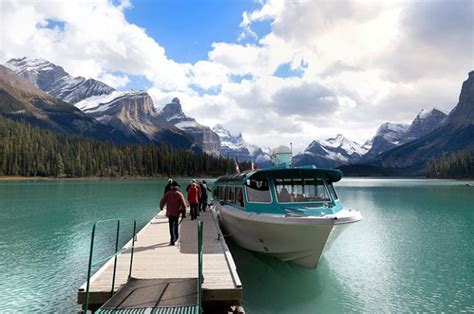 Escorted tours of western canada  Itinerary for April 14, 2024