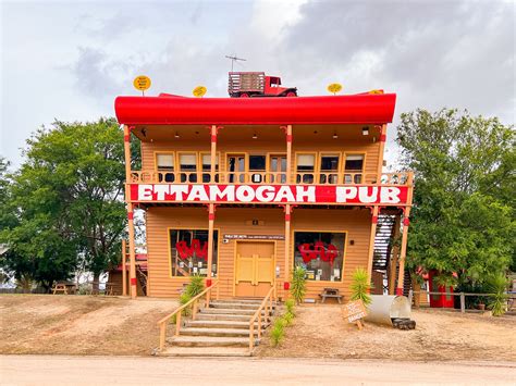 Ettamogah pub accommodation  +61 2 6026 2070