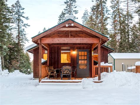 Eureka montana cabin rentals Beaver Lakefront Cabins - Couples Only Getaways