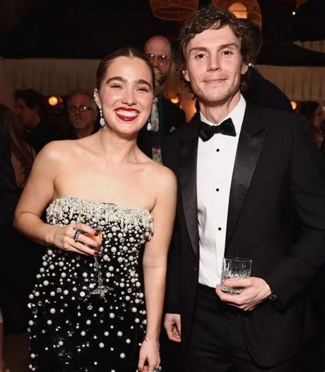 Evan peters haley lu richardson Adam DiMarco and Haley Lu Richardson on their White Lotus couple of Albie and Portia, their awkwardness, reality TV, and the collapse of their characters’ couple