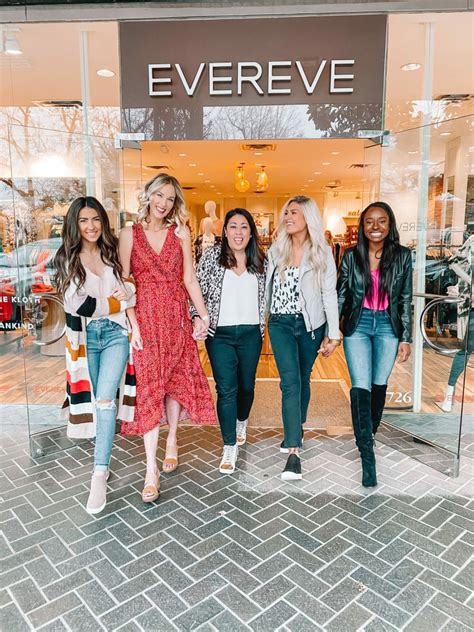 Evereve woodmere  Our 100+ stores, booming e-commerce business and a fast-growing subscription box service, Trendsend, reach over one million customers every year