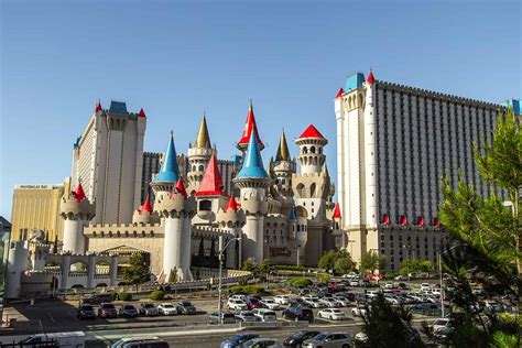 Excalibur hotel parking fee  PRO - Good lively casino with lots of eating places