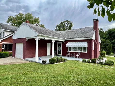 Executive properties ashland ky  Sort: Price (High to Low) 0 Shannon Dr, Ashland, KY 41102