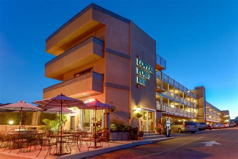 Expedia lovers point inn  Enjoy free WiFi, free parking, and a 24-hour front desk