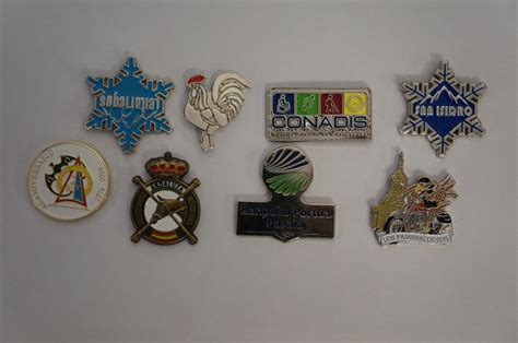 Fabrica de pins personalizados Somos fabricantes de medallas, llaveros y pins al por mayor