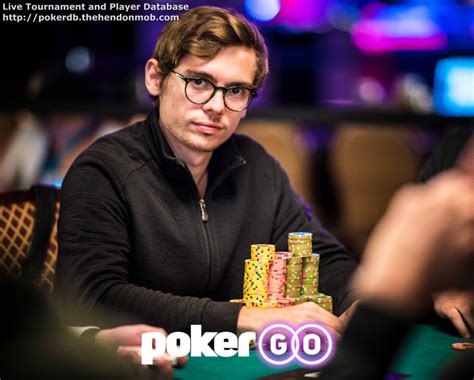 Fedor holz hendon  When he was barely out of his teens, he beat out 183 other pros to scoop up nearly five million dollars at the 2016 World Series of Poker in Las Vegas