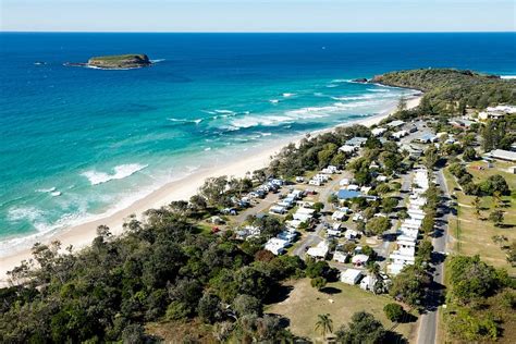 Fingal head pet friendly holiday accommodation Here you can swim in the year-round warm water of Fingal Head Beach, snorkel at Cook island or take a stroll around the headland to Fingal Head Lighthouse