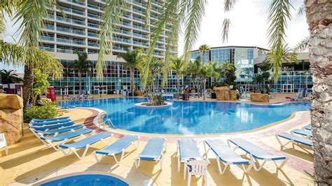 Flamingo oasis benidorm jet2  The 4 star hotel creates a fun yet peaceful atmosphere for its guests, with four different swimming pools to select from, as well as an entertainment programme and a games room for some activity