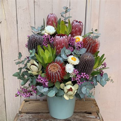 Flower delivery currumbin waters Buy flowers, indoor potted plants, gift hampers and other gifts for delivery to Currumbin Waters in Gold Coast 