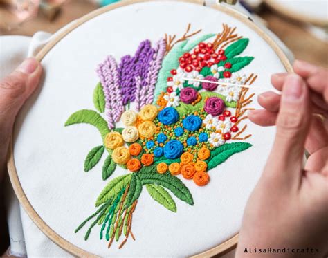 Beginner Embroidery Kit Flower Bouquet DIY Gift for Mother's Day Floral  Hand Embroidery Pattern Craft Kit for Adults 