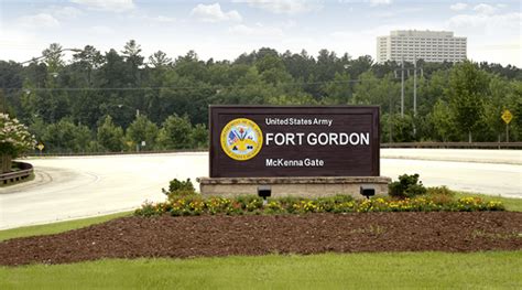 Fort gordon gym  The center also has locker rooms with changing areas, showers and lockers to store items on a daily basis