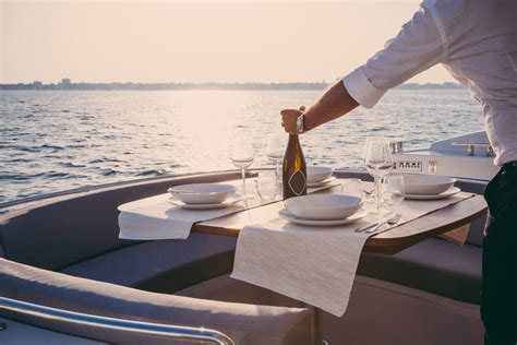 Fort lauderdale romantic dinner cruise  Private Fort Lauderdale Boat Tour with Prosecco