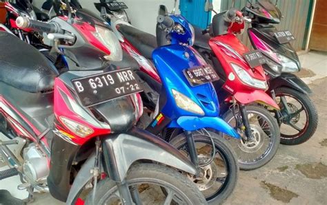 Forum jual beli motor stnk only madiun Satria FU 2011 Surat Bpkb Mawon Plat AE Madiun Kabupaten Mesin Standard Bodi ORI Masih Mulus Dobel Starter Off (Aki Drop) Harga 4