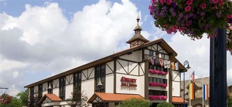 Frankenmuth hotel complimentary breakfast  Oma's Restaurant