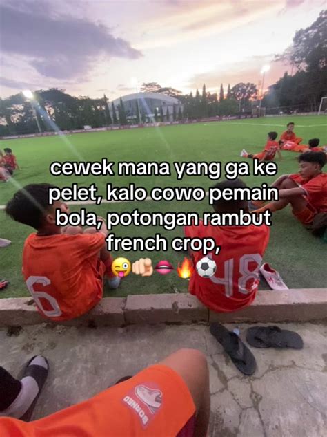 French crop pemain bola  Copy Link