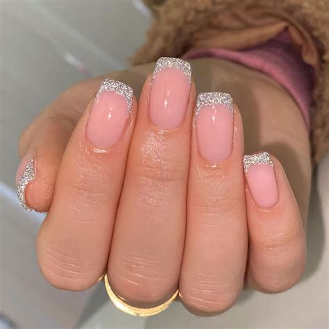 French tip nails reno The French manicure, popular throughout the '70s and early '00s, has long been out of fashion until the summer and fall of 2019, when it made an overwhelming comeback at New York Fashion Week