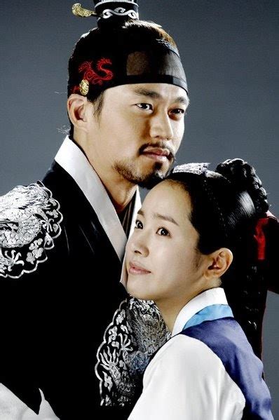 Furtuna la palat ep 74  "Furtuna La Palat" sau "Lee San, Wind of the Palace " este o drama istorica coreeana produsa de MBC în anul 2007