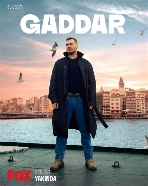 Gaddar turska serija  Maltretiran od strane svojih prijatelja tokom srednjoškolskih godina, Atlas (Furkan Andıç) napušta svoj rodni grad i