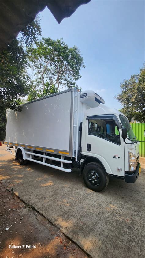 Gambar truk giga Harga Isuzu GIGA (4x2) Rigid-6 Cyl 2023 FVM U Rp 857 Juta