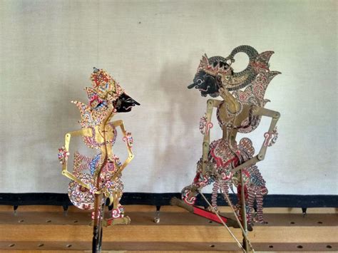 Gambaran rangda Rangda is a demon queen of the leaks in bali, according to traditional balinese mythology