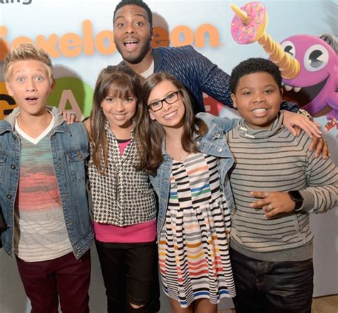 Game shakers szereplők  The robot develops a bro-bot crush on Hudson and, jealous of Hudson's friendship with Trip, becomes depressed and malfunctions