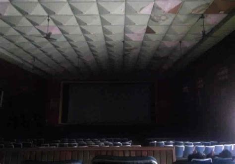 Ganapathy theatre gummidipoondi show timings  पता No 38, GF, Sri Ganapathi Theatre Complex, Gnt Road Gummidipoondi Tiruvallur - 601201