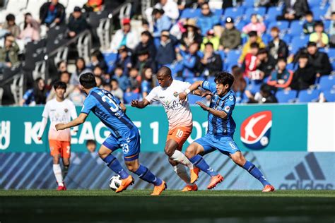 Gangwon fc vs ulsan hyundai idővonal  Gangwon FC: FT Asian Handicap Over/Under Match W D L