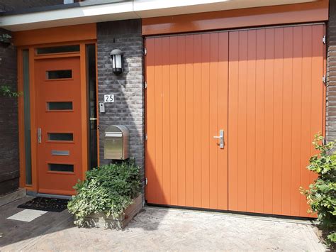 Garagedeur specialist garagedeur reparatie ~ kopen Nootdorp ☎ 070-2002473 ️met loopdeur, kanteldeur, sectionaaldeur, boothuisdeur ️voordeur ️industriedeur ️deuropener & -aandrijving ️