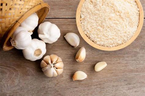 Garlic powder artinya  In a small bowl, mix together the garlic powder and water to bloom the garlic powder