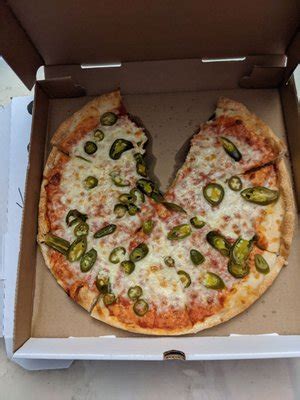 Georges pizza natick George's Pizzaの111人の訪問者からの33枚の写真と11個のTipsを見る "Eggplant pizza is amazing