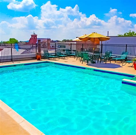 Gettysburg hotels with outdoor pools  Enter dates to see prices