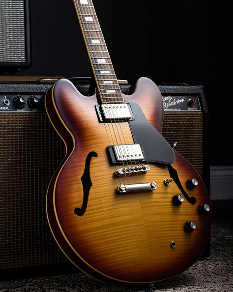 Gibson 335 pro  First introduced in the