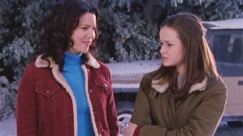 Gilmore girls gledalica  The hurried woman dresses in casual clothes, only to find her own mother waiting in the headmaster's office