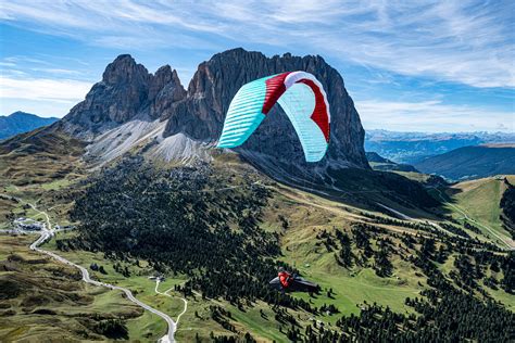 Gingliders bonanza 3  Flybubble Paragliding is a UK airsports retailer and training centre