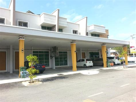 Golden guest house kuantan  OYO 89930 Golden Guest House: Family stay in - See 10 traveler reviews, 30 candid photos, and great deals for OYO 89930 Golden Guest House at Tripadvisor