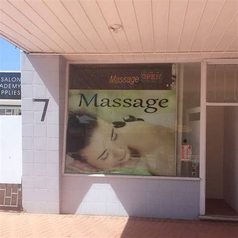 Goldfinger massage rockingham  Call to book