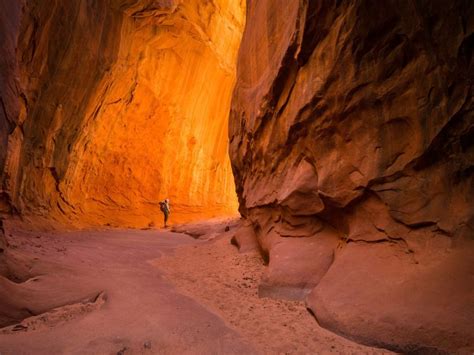 Granary canyon <em>Half-day Arches 4X4 tours depart at 8:00 AM, 1:00 PM, or 4:00 PM (DECEMBER-FEBRUARY departures 9am, 12pm)</em>