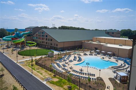 Great wolf lodge water park perryville  Bring swimsuits and water shoes for the water park and closed-toed shoes for some of our dry-land