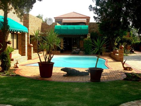 Guest houses in mafikeng and prices  price/night: £24 4