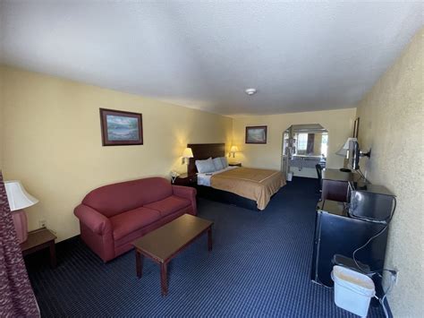 Gun barrel executive inn  Fully refundable Reserve now, pay when you stay