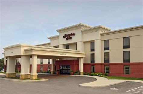 Hampton inn and suites dubuque iowa  All of our non-smoking rooms come with welcoming amenities to make your stay relaxing