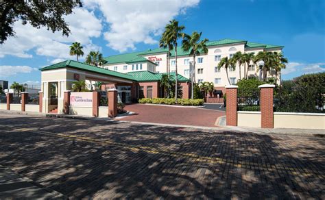 Hampton inn tampa east  Shuttle service is available within a 5-mile radius