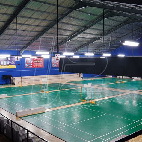 Harga sewa lapangan badminton bekasi 000 per jamnya dari pagi hingga pukul 6 sore