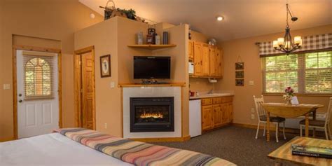 Hawk valley retreat & cottages Book Hawk Valley Retreat & Cottages, Galena on Tripadvisor: See 737 traveler reviews, 472 candid photos, and great deals for Hawk Valley Retreat & Cottages, ranked #3 of 28 B&Bs / inns in Galena and rated 5 of 5 at Tripadvisor