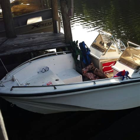 Henry o boats for sale  460 kodiak ford Boat is in excellent shape has full canvas