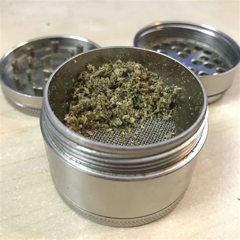  Electric Herb Grinder, 6 Blades Updated Spice Grinder,  Rechargeable Electric Grinder with 2 x 1.7oz/50ml Herb Jars and a Mini  Shovel: Home & Kitchen